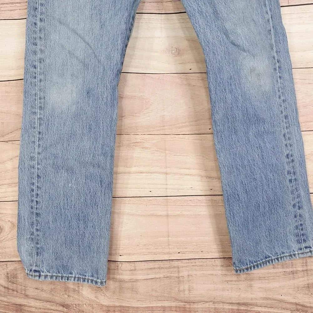 Levis 501 Jeans Mens 32x30 Blue Light Wash Regular Fit Straight Denim Button Fly